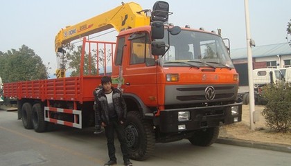 樂東黎族自治縣東風(fēng)后雙橋隨車吊采購指南與湖北五環(huán)專汽特種設(shè)備高清圖解析